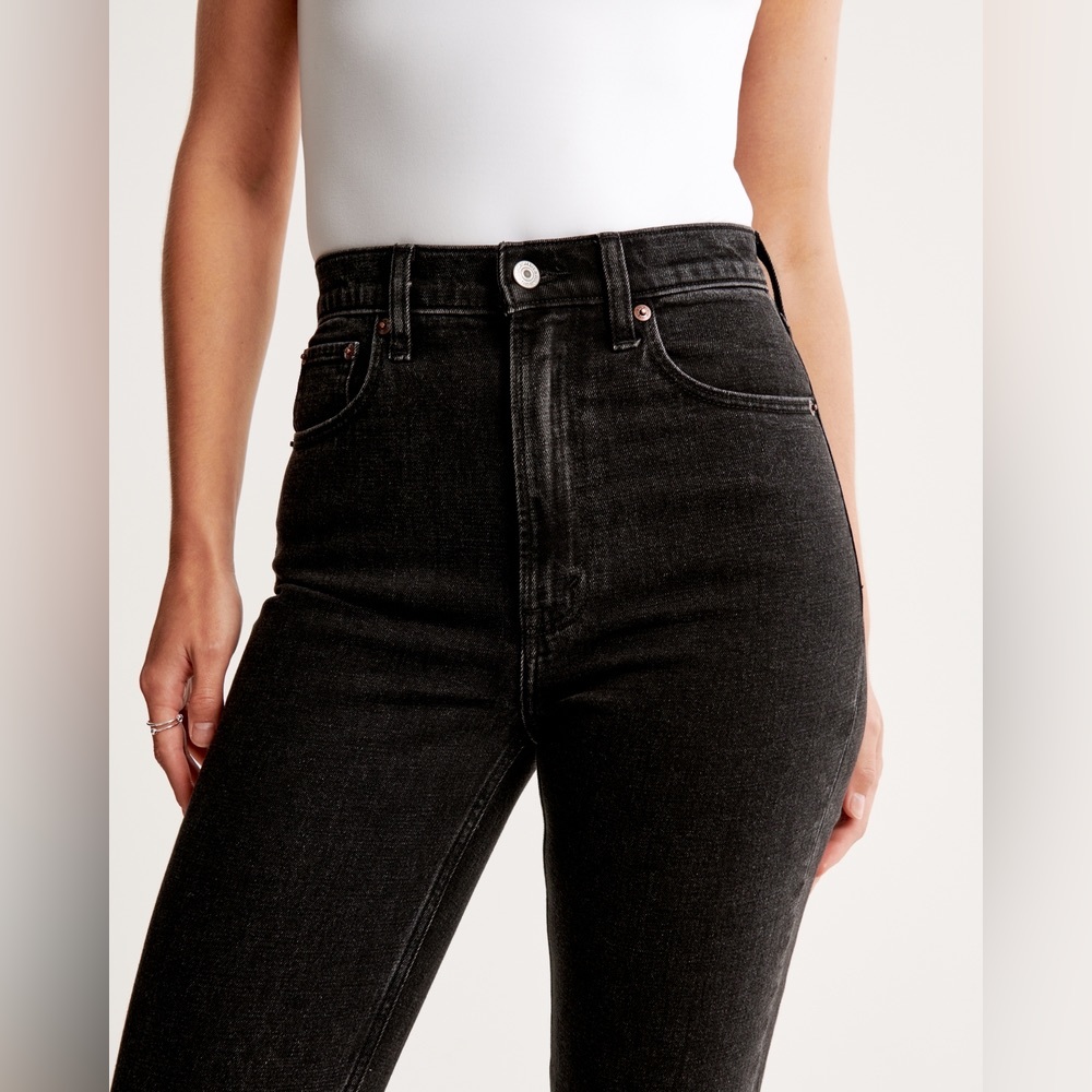 Abercrombie & Fitch Ultra High Rise Ankle Straight Jean 26 2R